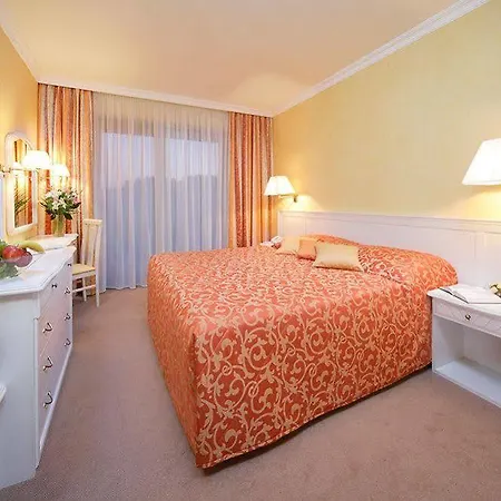 Residence Hotel 4* دونوفالي